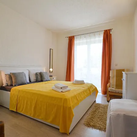 Apartment Sini *